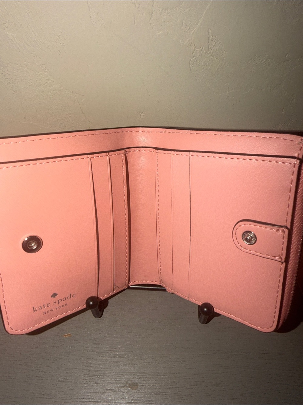 kate spade two-tone pink and cream zip-around wallet - Picture 4 of 5